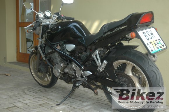 1992 Suzuki Bandit 400 photo